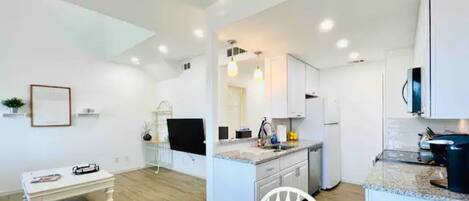 Kühlschrank, Ofen, Herdplatte, Toaster