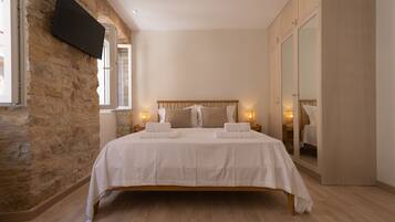 1 bedroom, iron/ironing board, free WiFi