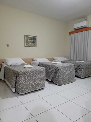 Deluxe-Dreibettzimmer, 3 Einzelbetten | Kostenloses WLAN