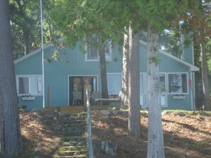 Exterior - TORCH LAKE WATERFRONT HOME AVAILABLE AUG 17-24 AND AUG 24-31, 2024!! (Rapid City)