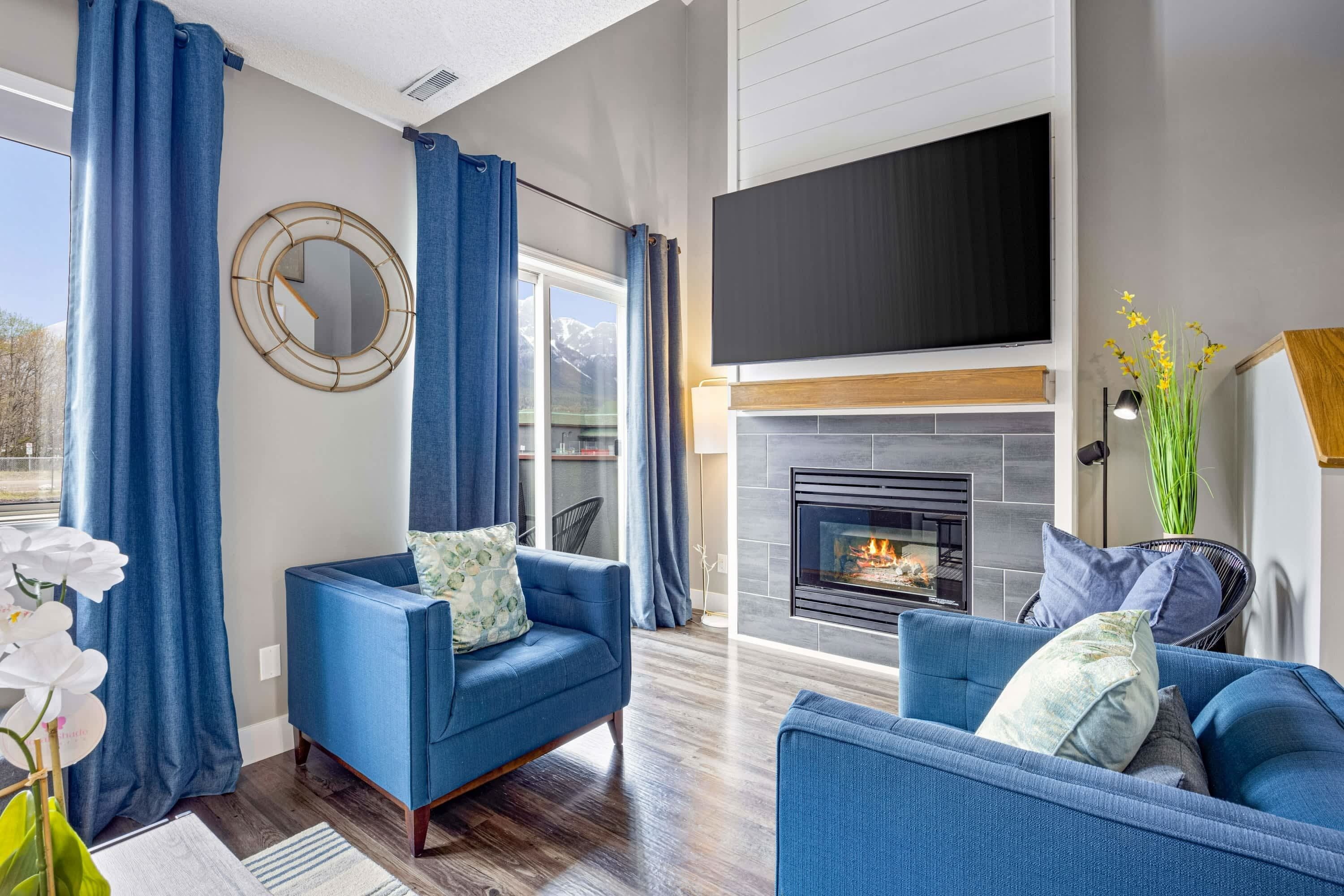 Tv, pejs, stereoanlæg, kontorer