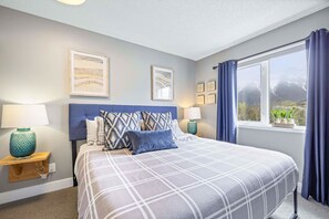 3 Schlafzimmer, Schreibtisch, Bügeleisen/Bügelbrett, Reisekinderbett