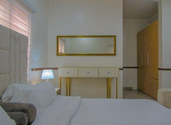Premium Apartment | 3 bedrooms, soundproofing, iron/ironing board, free WiFi