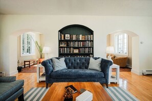 Smart TV, fireplace, offices