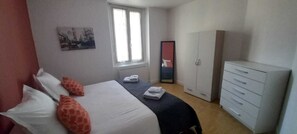 2 habitaciones, wifi gratis y ropa de cama 