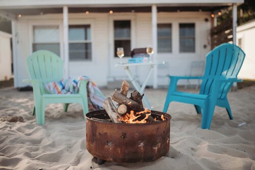 All-Season Escape at Lake Huron Cottage 1
