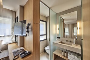Standard Double Room | Bilik Mandi
