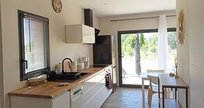 Maison d'hĂŽte neuve et au calme proche village