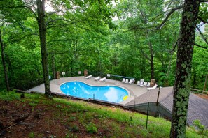 Pool - Cobbly Nob Cabin w/ Resort Amenities & Spacious Deck (Gatlinburg)