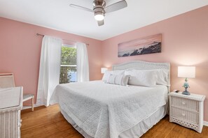 3 habitaciones, escritorio, tabla de planchar con plancha y wifi gratis 