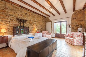 Family Villa, Multiple Bedrooms, Mountainside (Villa Olmo With Private Pool) | 6 bedrooms, iron/ironing board, free WiFi, bed sheets - Villa Olmo With Private Pool (Castel di Lucio)