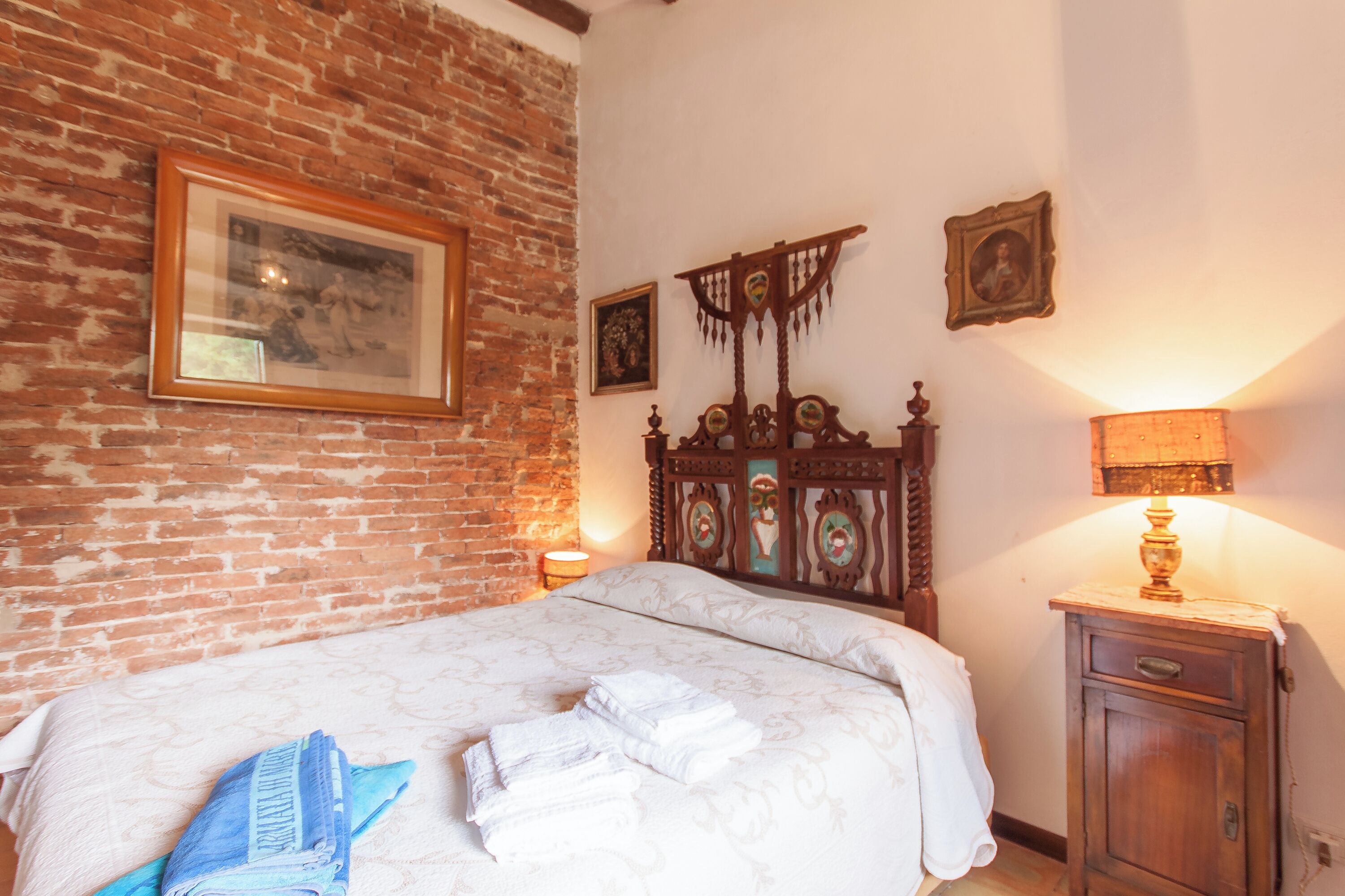 Vila Keluarga, beberapa kamar, tepi gunung (Villa Olmo With Private Pool) | 6 kamar tidur, setrika/meja setrika, Wi-Fi gratis, dan seprai linen