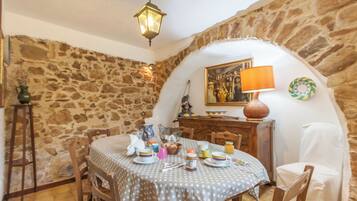 Family Villa, Multiple Bedrooms, Mountainside (Villa Olmo With Private Pool) | Dining
