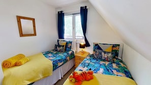 3 habitaciones, tabla de planchar con plancha, internet y ropa de cama 