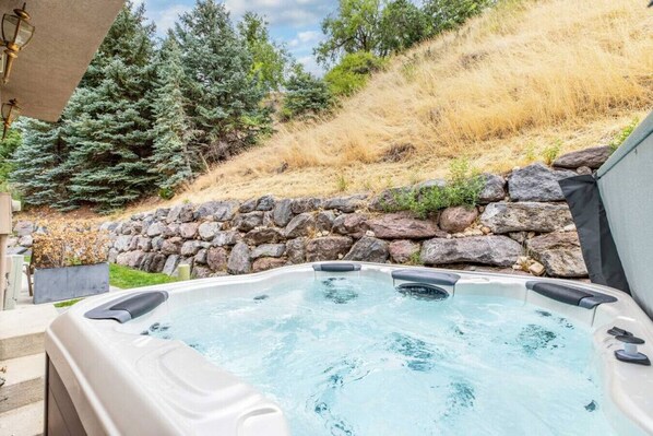Bain à remous extérieur