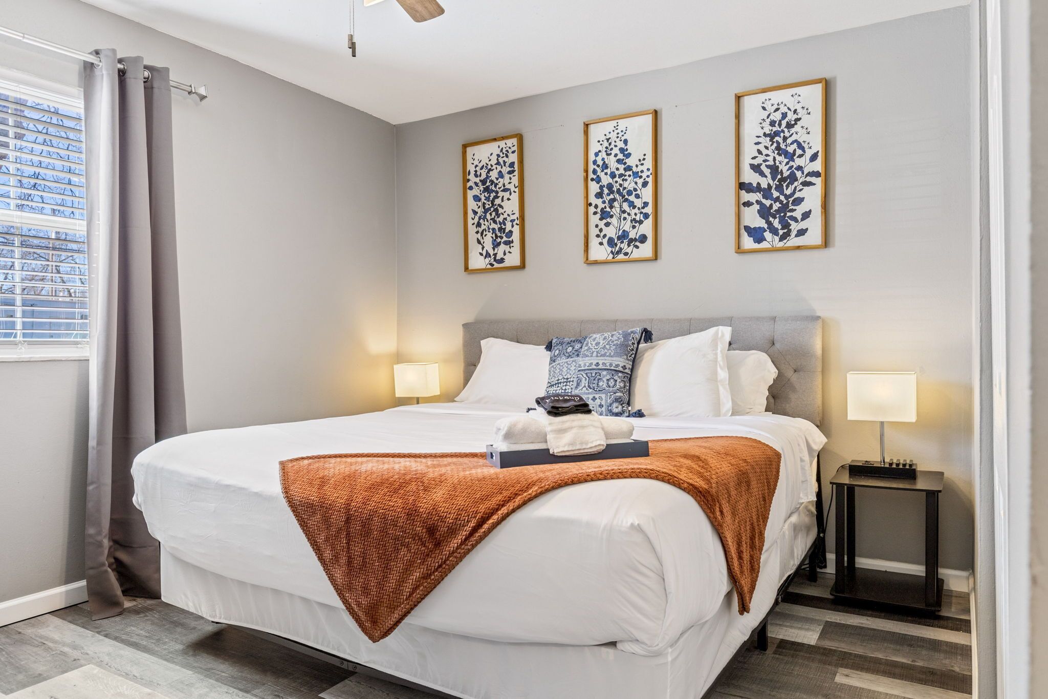 2 bedrooms, desk, iron/ironing board, WiFi