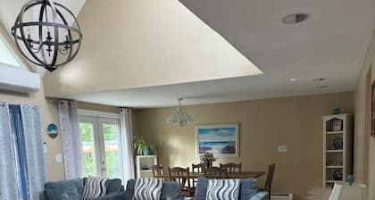 Spacious family sized beach home - 15 minute walk to beach!