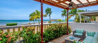 Beachfront 4 Bedroom Luxury Villa with Pool, Chef, Butler