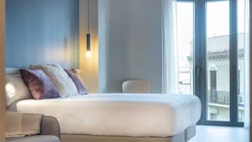 Cubrecamas, colchones con efecto memoria y minibar
