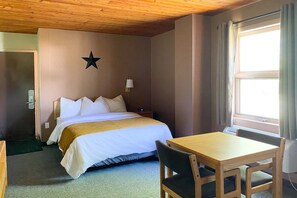 Habitación estándar, 1 cama de matrimonio, no fumadores | Ropa de cama de alta calidad y colchones viscoelásticos