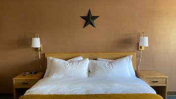 Standard Room, 1 King Bed, Non Smoking | Premium bedding, memory foam beds, iron/ironing board, free WiFi