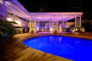Outdoor pool - Pamarah Lodge (Victoria Falls)