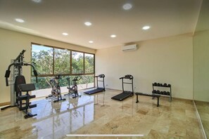 Fitness facility - Sherlock - Swim up Suite & Gym & Beach Club Access (Tulum)