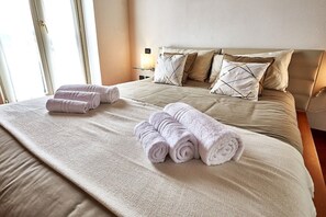 2 chambres, fer et planche à repasser, Wi-Fi gratuit, draps fournis