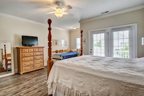 6 bedrooms, iron/ironing board, WiFi, bed sheets