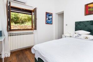 2 bedrooms, free cots/infant beds, bed sheets - Villa Dioniz (Rovinj)