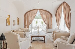 Smart TV - La Torre di Monsignore 12, Emma Villas (Fasano)