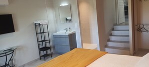 3 bedrooms, WiFi