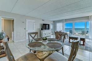 Condo, 3 Bedrooms | Dining - 445 Amelia By The Sea 3 Bedroom Condo by RedAwning (Fernandina Beach)
