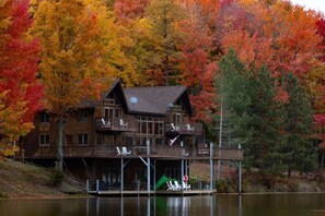 Exterior - Custom built resort on private lake with kayaks, hiking, (Little Meadows)