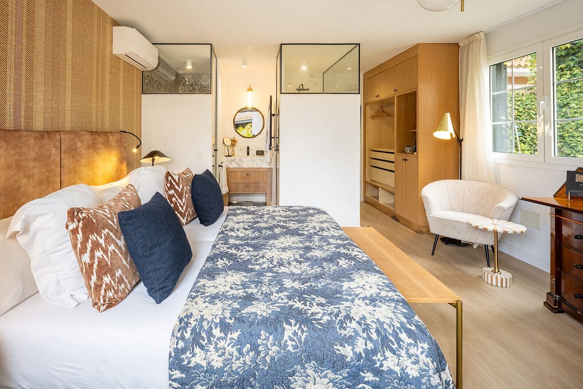 Superior-Zimmer | Hochwertige Bettwaren, Daunenbettdecken, Zimmersafe