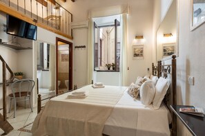 1 habitación, tabla de planchar con plancha, wifi gratis y ropa de cama