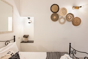 1 habitación, tabla de planchar con plancha, wifi gratis y ropa de cama