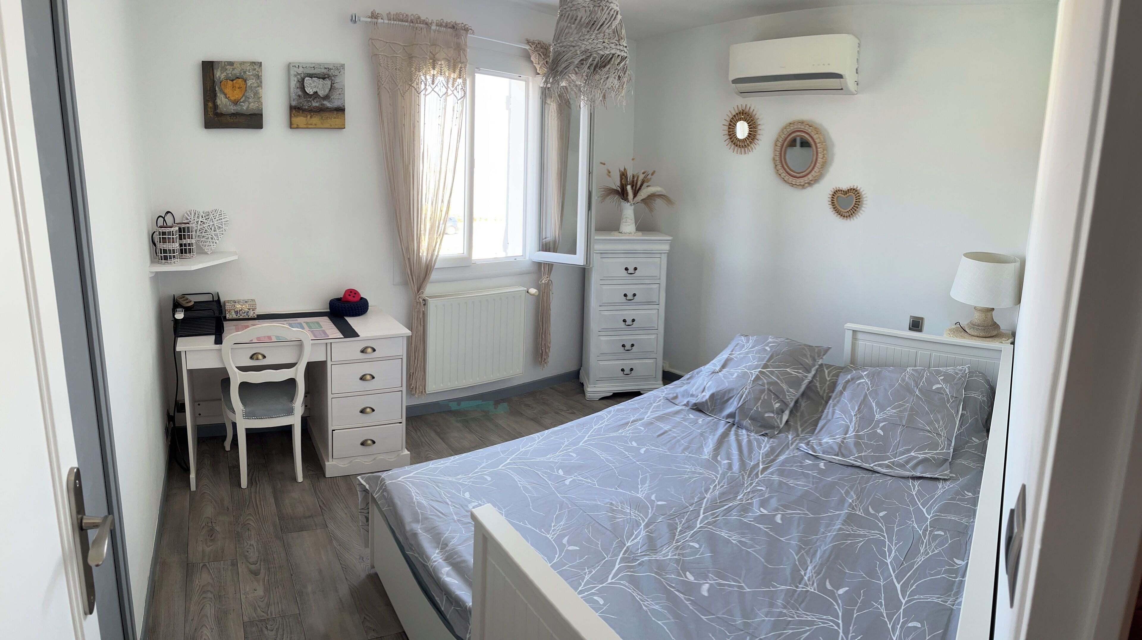 3 chambres, fer et planche à repasser, lit parapluie, Wi-Fi gratuit