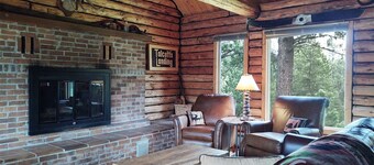 Classic Creekfront Cabins in the Montana Mountains!