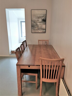 Full-sized fridge, microwave, oven, dishwasher - Lofoten Overnatting - Leknes - Hostel (Vestvågøy)