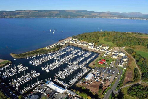 Beautiful 2-bed Apartment in Inverkip Great Garden