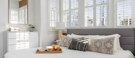 4 bedrooms, desk, iron/ironing board, travel cot