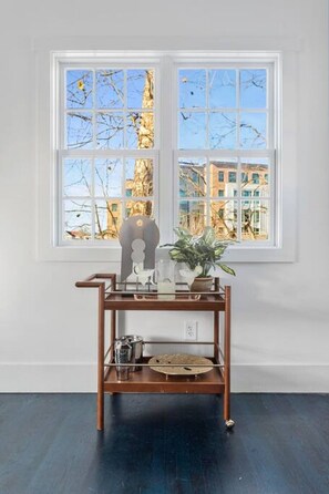 Interior - Kings Corner- Entire Historic Charleston House Off King Street (Charleston)