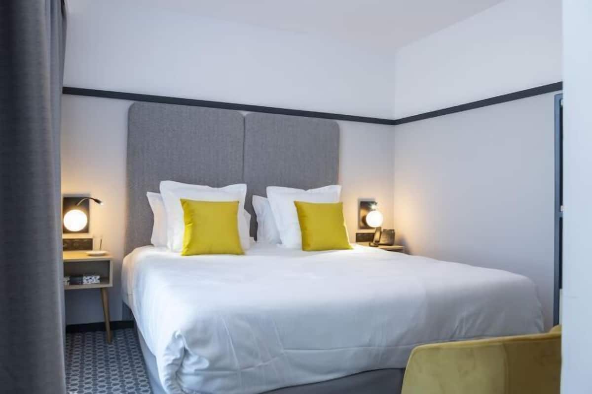 1 bedroom, in-room safe, desk, soundproofing
