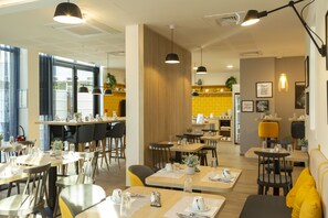 Daily buffet breakfast (EUR 18 per person) - Appart Hotel Odalys City Le Havre Centre (Le Havre)