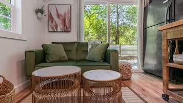 Téléviseur connecté, foyer, livres