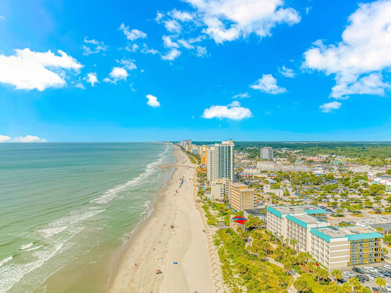 ビーチの近く、サンラウンジャー、ビーチタオル