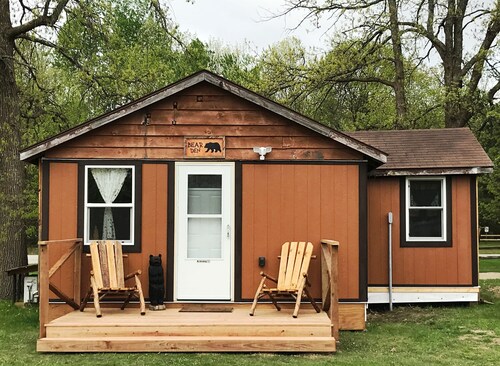 Bear Den Cabin - 3 blocks from the iconic Federal Dam and Leech Lake!