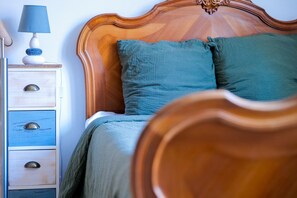 1 slaapkamer, een strijkplank/strijkijzer, gratis wifi, beddengoed