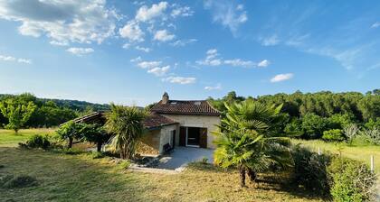 Maison en pierre à la campagne en Périgord